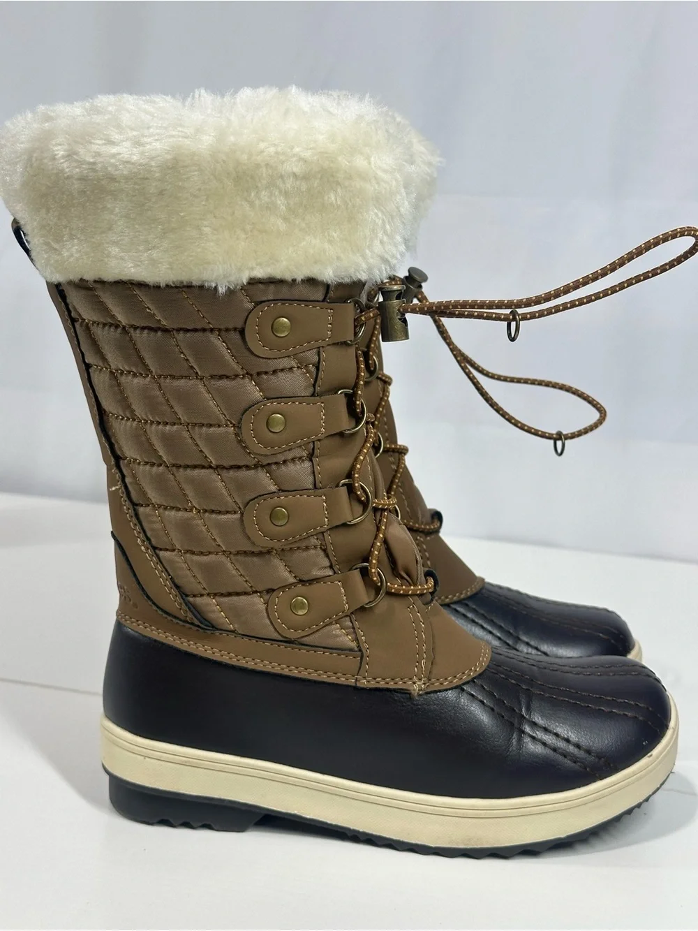 #434 Totes Girl Snow Boots Size 2 MED